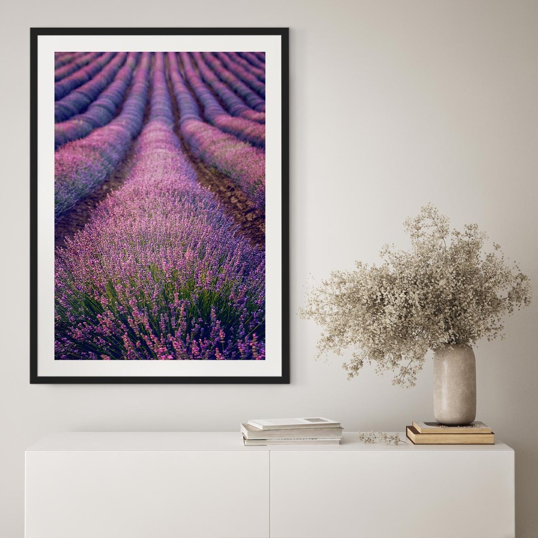 Plakat w ramie 50x70 - Pole Lawendy w Pełnej Krasie - pole lawendy, kompozycja - rama czarna