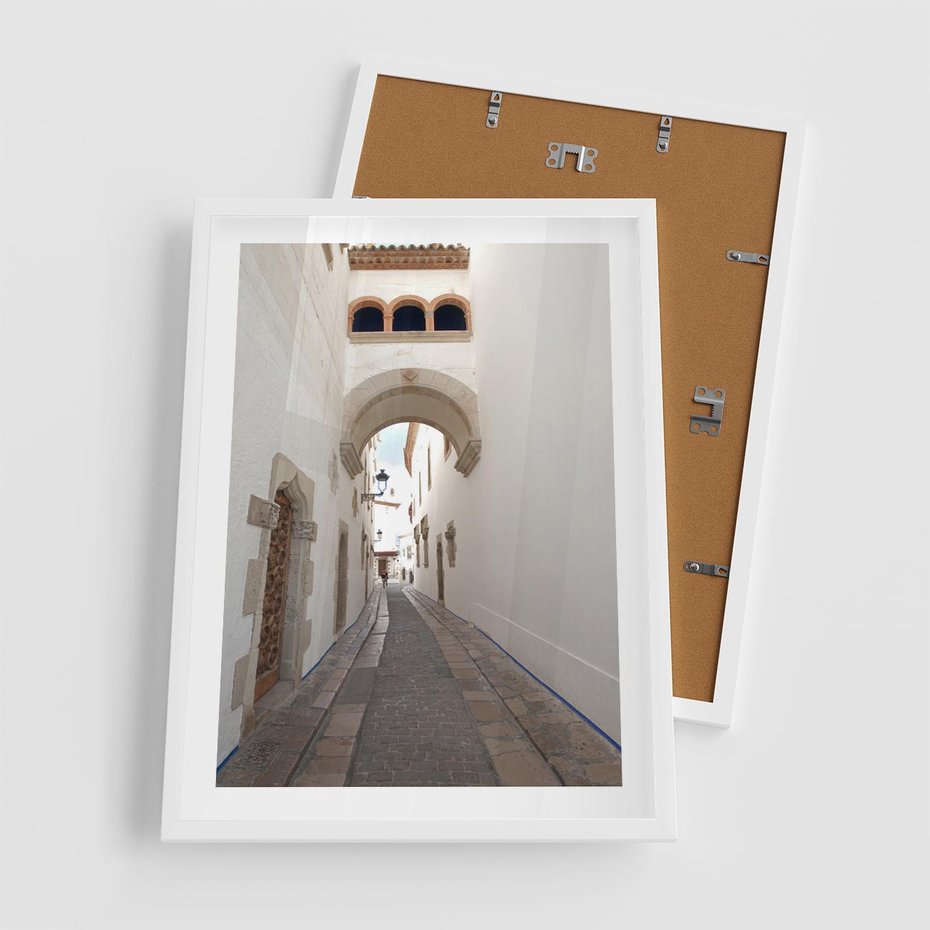 Plakat w ramie 50x70 - Perspektywiczna Magia Uliczki - uliczka, perspektywa - rama biała