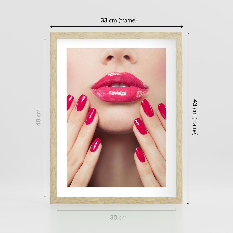 Plakat w ramie 30x40 - Wyrażenie Piękna - paznokcie, usta - rama drewno