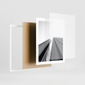 Plakat w ramie 40x50 - Monochromatyczna Wizja - architektura, wysoki wieżowiec - rama biała