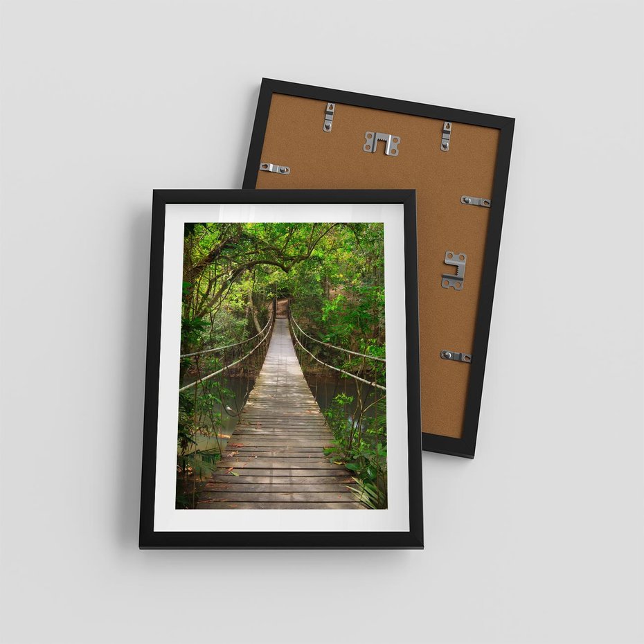 Plakat w ramie 30x40 - Przez Dżunglę - most, linowy - rama czarna