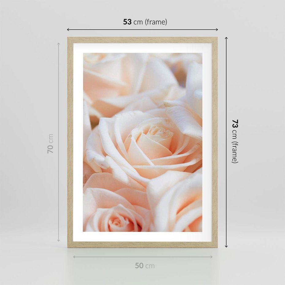 Plakat w ramie 50x70 - Aromatyczna Piękność - płatki herbacianej róży, kwiaty - rama drewno