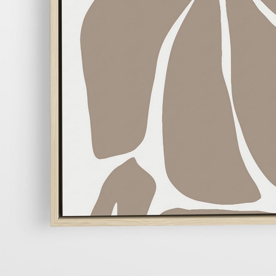 Obraz w ramie 80x80 - Złudne Zmysły - abstrakcyjny kwiat, beże i brązy - rama drewno