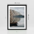 Plakat w ramie 30x40 - Refleksje Natury - morze, łódka - rama czarna