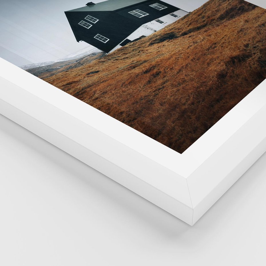 Plakat w ramie 40x50 - Ciepło i Przytulność - skandynawski, domek - rama biała