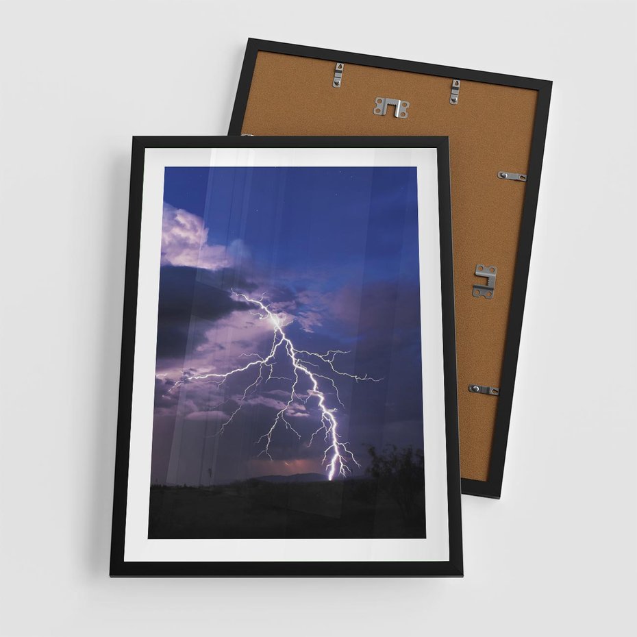 Plakat w ramie 50x70 - Burza z błyskawicami nad horyzontem - burza, błyskawica - rama czarna