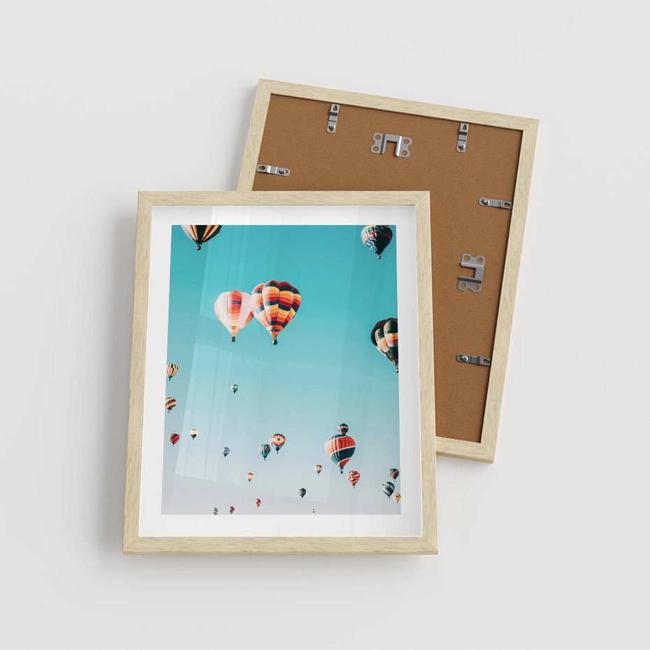 Plakat w ramie 40x50 - Balonowa Ekscytacja - balony latają w powietrzu, wyścigi balonów - rama drewno