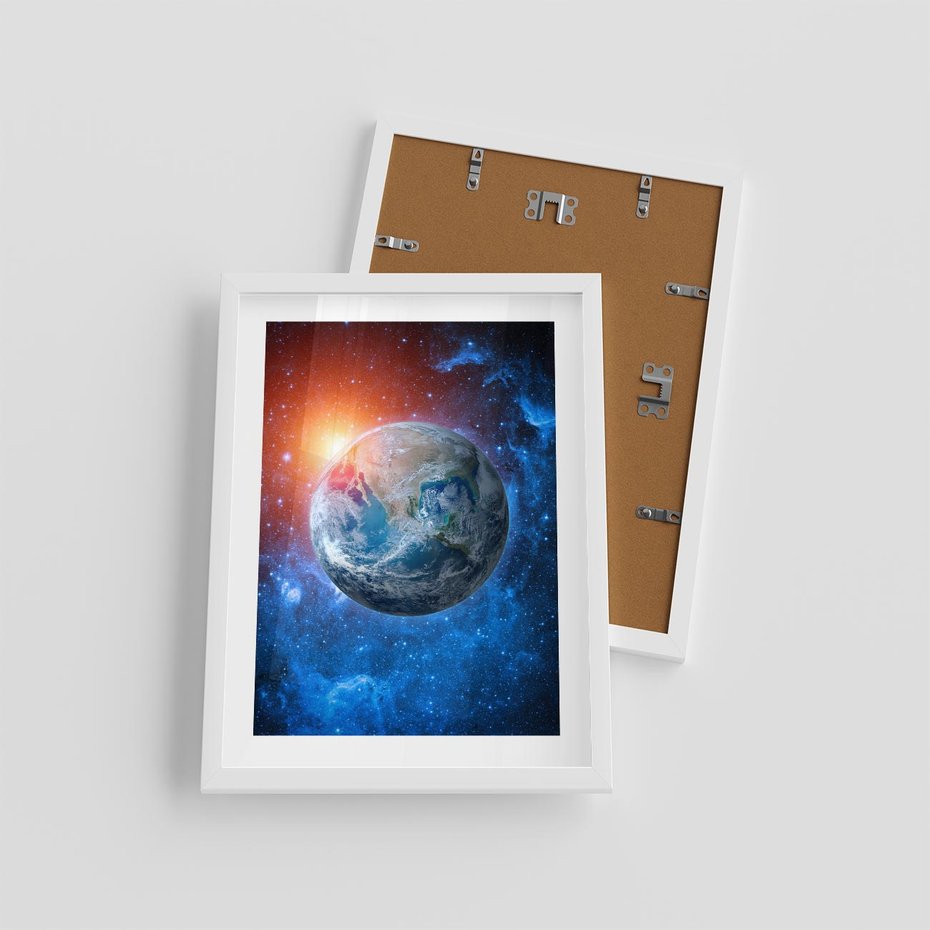 Plakat w ramie 30x40 - Planeta w nieskończoności - ziemia, kosmos - rama biała