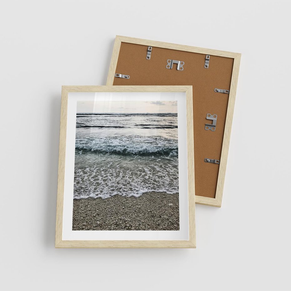 Plakat w ramie 40x50 - Spokojna Plaża - plaża, żwirek - rama drewno