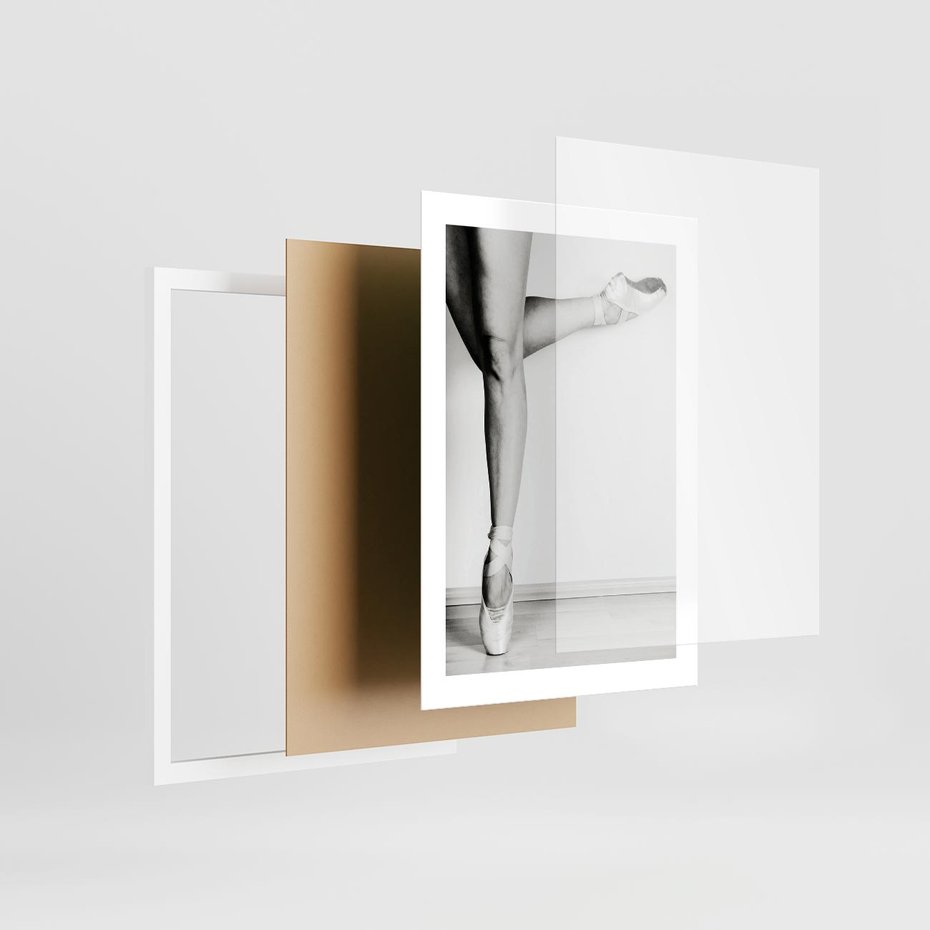 Plakat w ramie 30x40 - Tańcząca Delikatność - artystyczne zdjęcie, odcienie szarości - rama biała