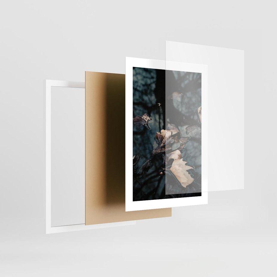 Plakat w ramie 30x40 - Jesienne Liście w Kałużach: Odbicie Natury - jesienne liście wkałuży, fotografia - rama biała