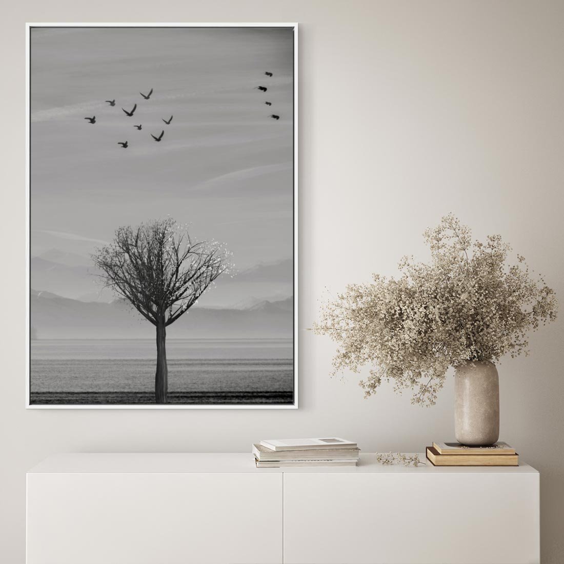 Obraz w ramie 80x120 - Samotne Drzewo - samotne drzewo w polu, czarno białe zdjęcie - rama biała