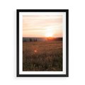 Plakat w ramie 50x70 - Łąka we Wschodzącym Słońcu: Magia Poranka - łąka, krajobraz - rama czarna