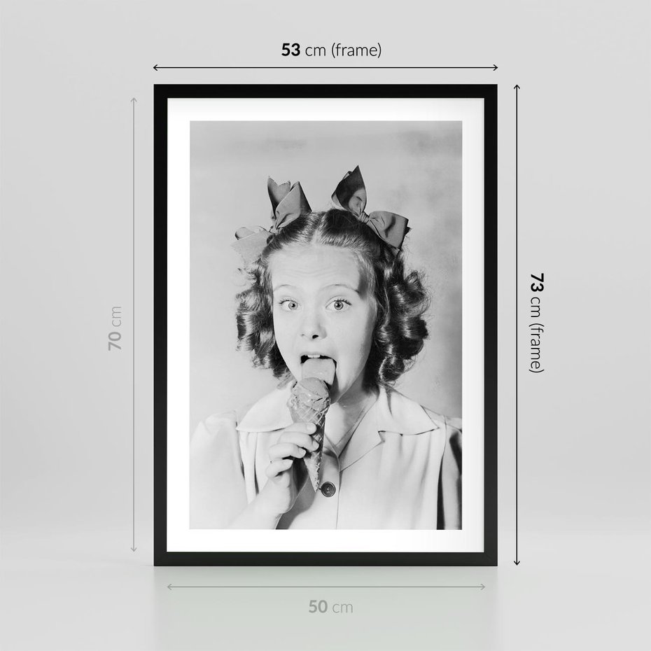 Plakat w ramie 50x70 - Pyszny Deser - retro zdjęcie, czarno białe - rama czarna