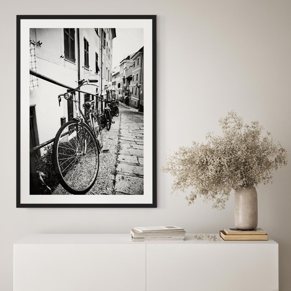 Plakat w ramie 50x70 - Rower w Kontraście - rower, czarno - rama czarna