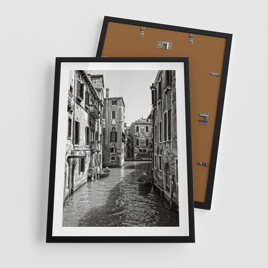 Plakat w ramie 50x70 - Weneckie Kanały - czarno białe zdjęcie, wenecja - rama czarna