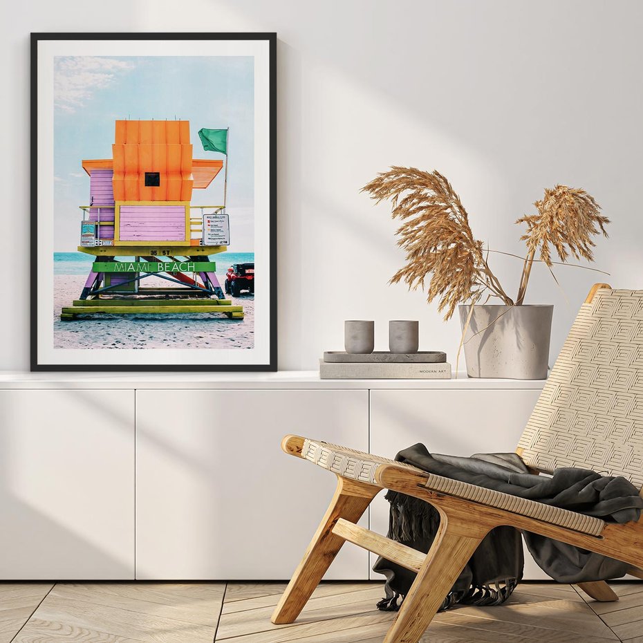 Plakat bez ramy 50x70 - Plaża Miami w Słoneczny Dzień - domek ratownika, kolorowy