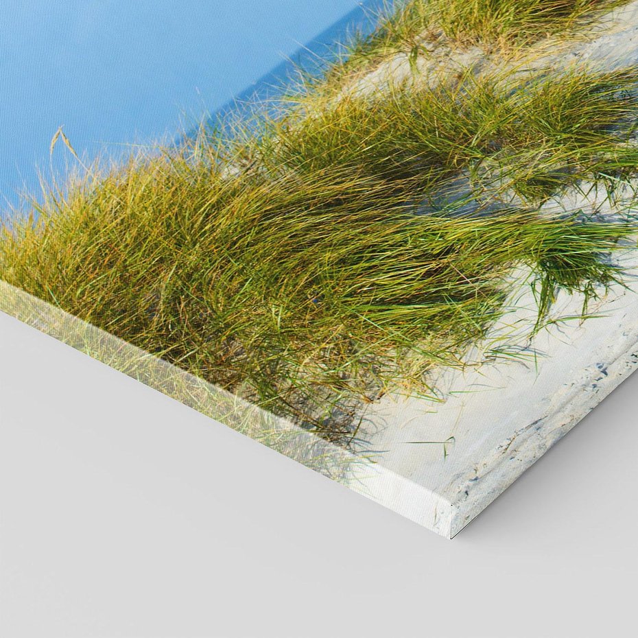 Obraz na płótnie 70x50 - Mewy nad morską plażą - mewy, plaża