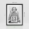 Plakat w ramie 30x40 - Czy to Pech - retro zdjęcie, czarno białe - rama czarna
