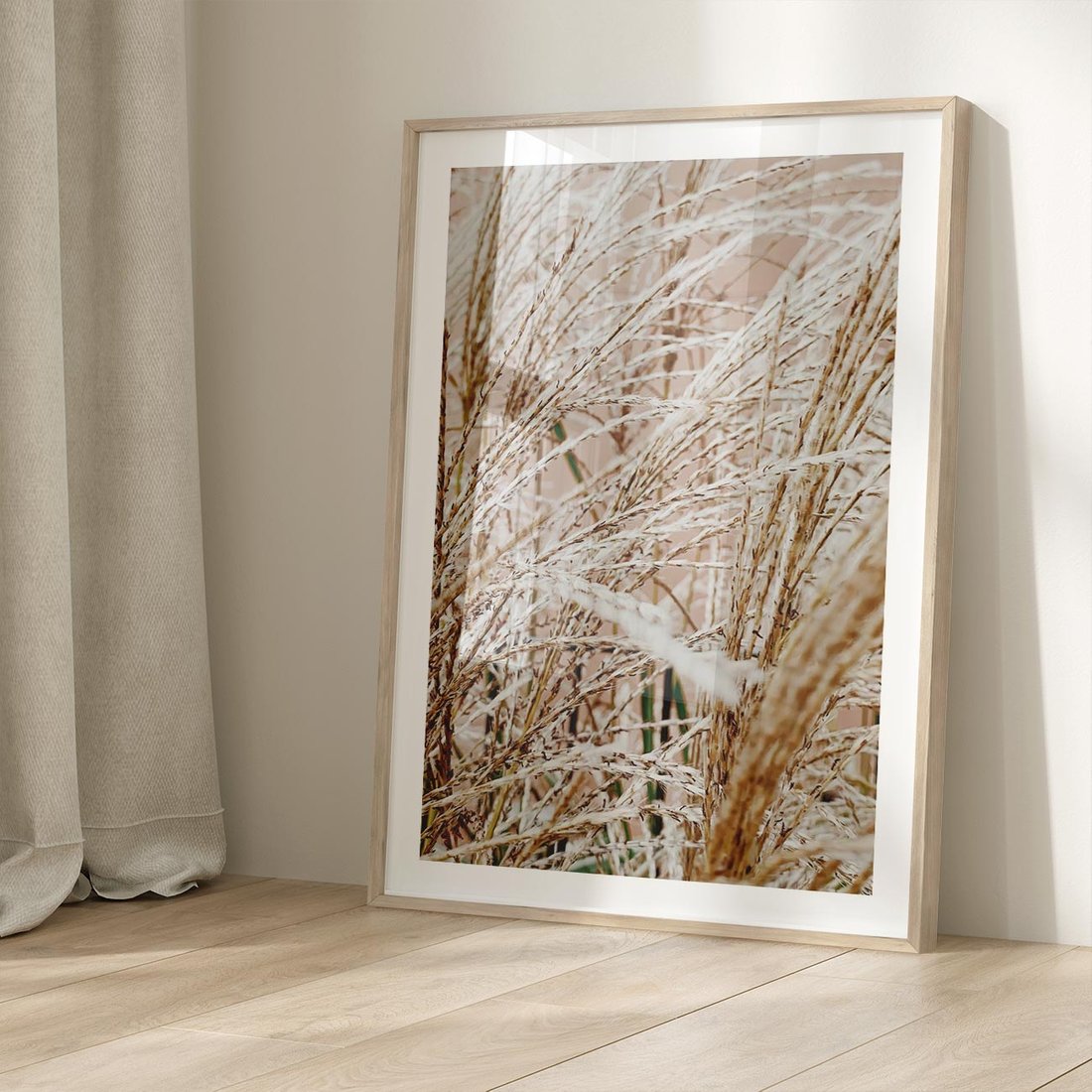 Plakat w ramie 30x40 - Beżowa Trawa - suche trawy, zbliżenie - rama drewno