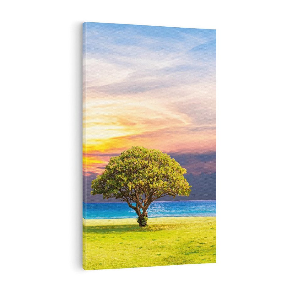Obraz na płótnie 50x70 - Drzewo, Morze, Trawa - Naturalna Harmonia - drzewo, morze