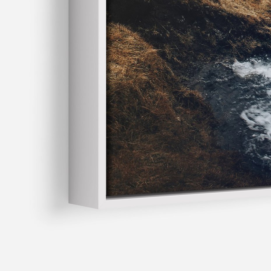 Obraz w ramie 80x120 - Spokój Natury - skandynawski, pejzaż - rama biała