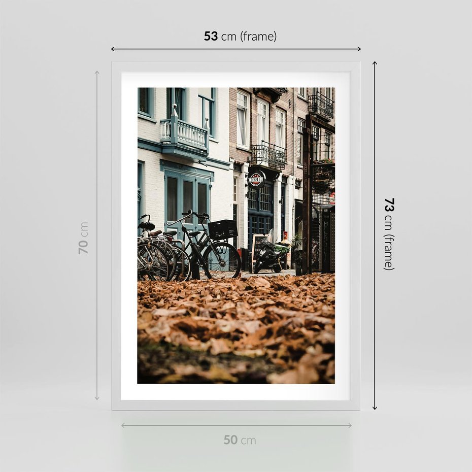 Plakat w ramie 50x70 - Rowery w Mieście pełnym Liści - rower, miasto - rama biała