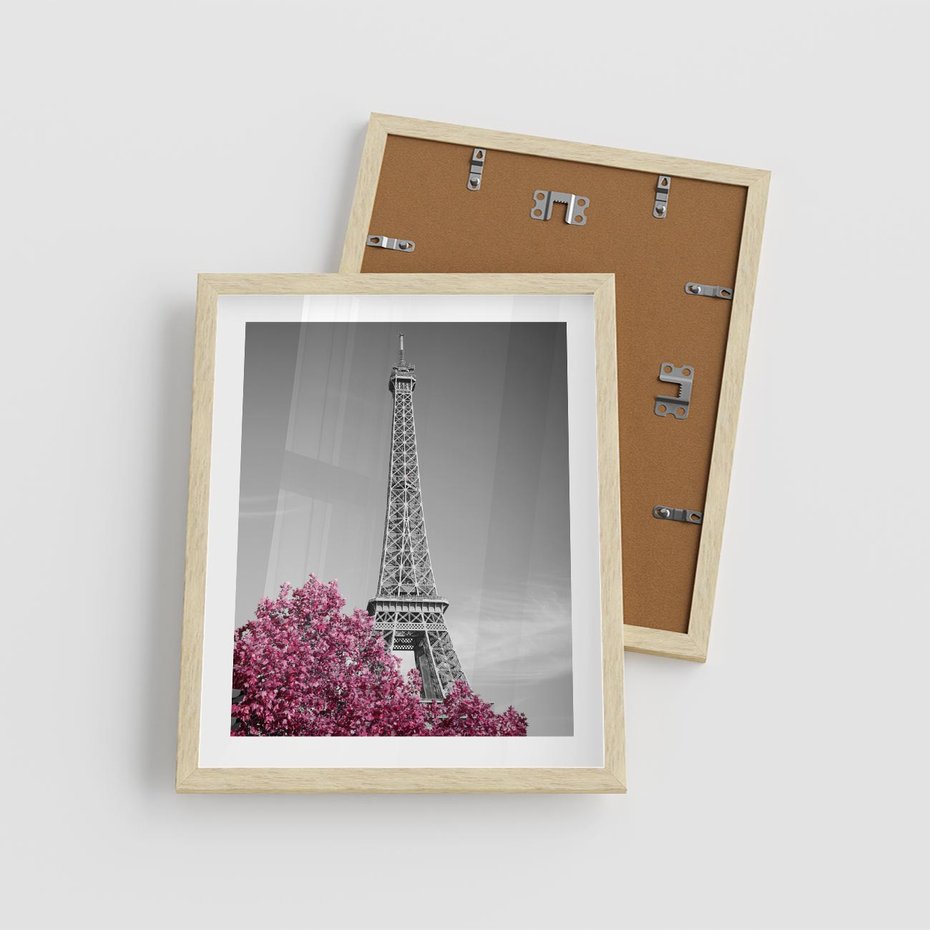 Plakat w ramie 40x50 - Różowy Paryż - czarno białe zdjęcie, wieża eiffla - rama drewno
