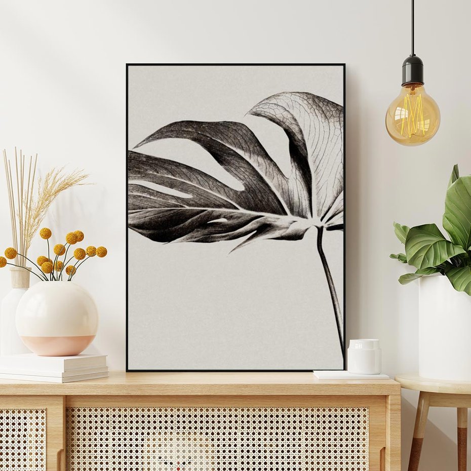 Obraz w ramie 70x100 - Szepczący Liść - szkic, czarno biały - rama czarna
