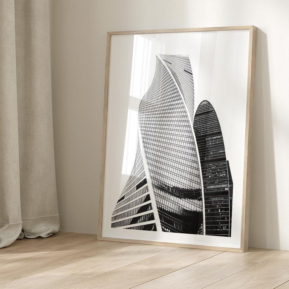 Plakat w ramie 50x70 - Wieżowce z Falistymi Kształtami - nowoczesne wieżowce, czarno biała fotografia - rama drewno