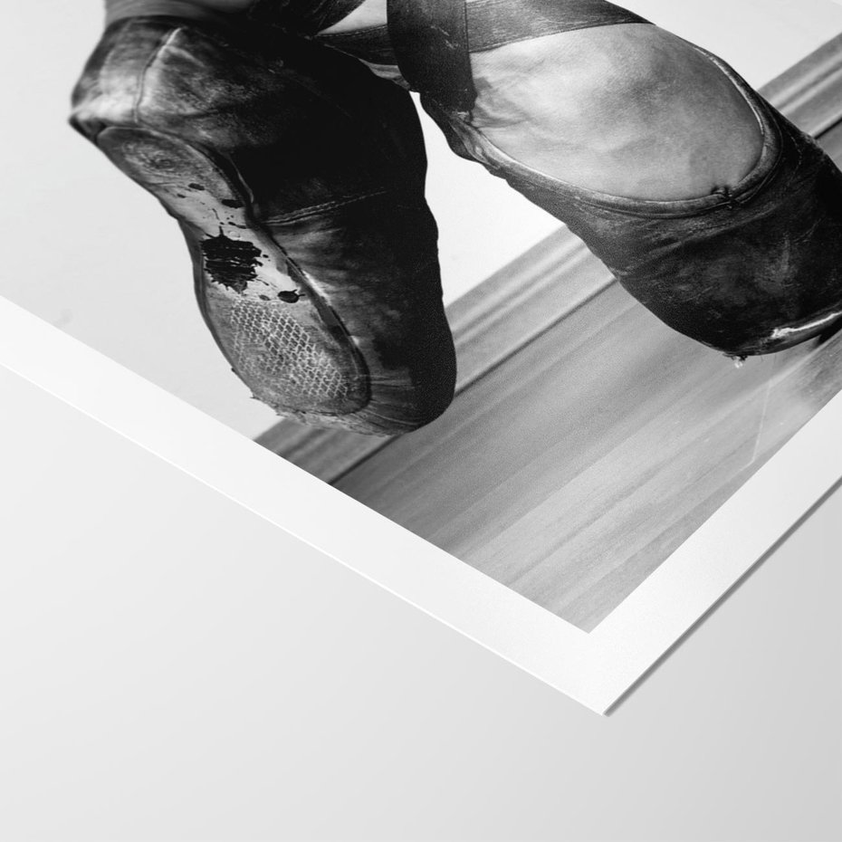 Plakat bez ramy 21x30 - Taniec Zmysłów - artystyczne zdjęcie, odcienie szarości