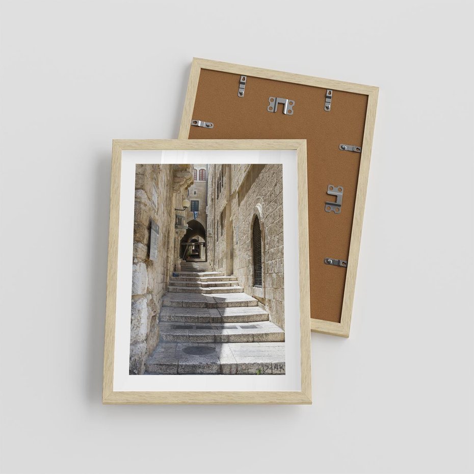 Plakat w ramie 30x40 - Urok uliczki: perspektywa miasta - uliczka, perspektywa - rama drewno
