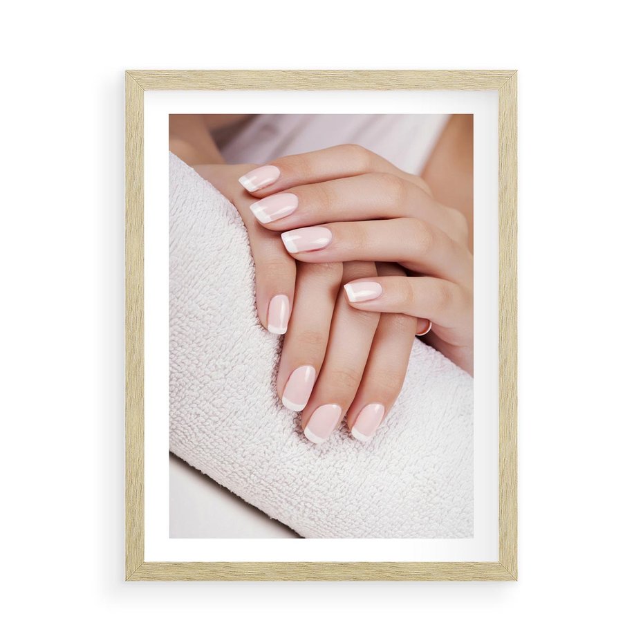 Plakat w ramie 50x70 - Piękno manicure - manicure, paznokcie - rama drewno