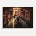 Obraz w ramie 100x70 - Spokojna Wenecja - gondolier w gondoli, kanały Wenecji - rama drewno