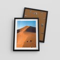 Plakat w ramie 30x40 - Piasek pustyni wędruje - pustynia, piasek - rama czarna