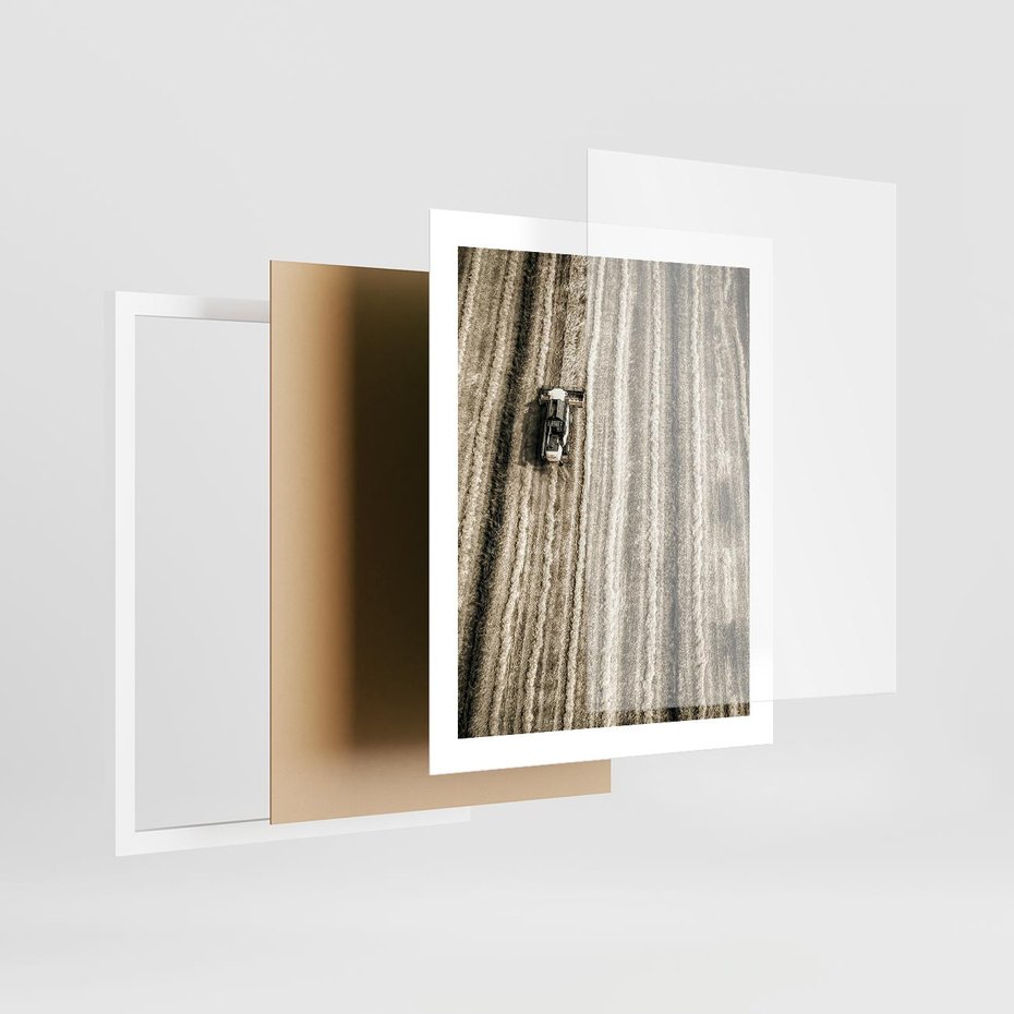 Plakat w ramie 40x50 - Sepia na Polu - kombajn, pole - rama biała