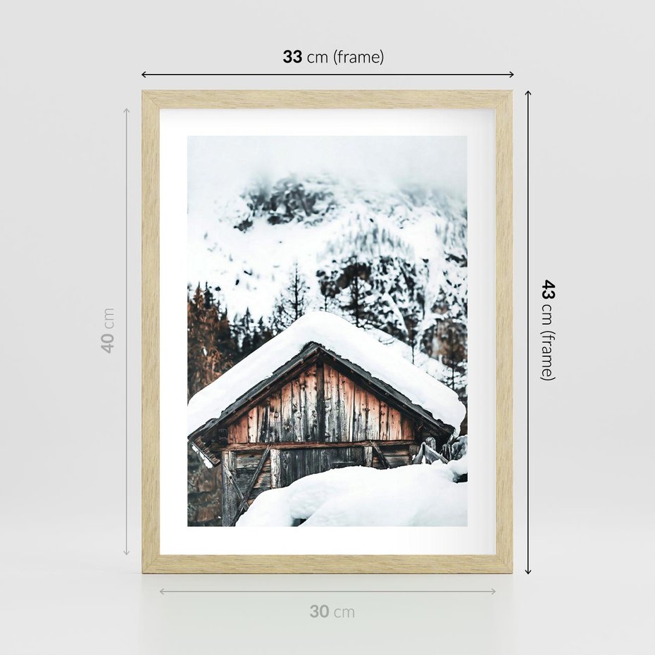 Plakat w ramie 30x40 - Domek w Górach w Białym Odcieniu - zima, domek w górach - rama drewno