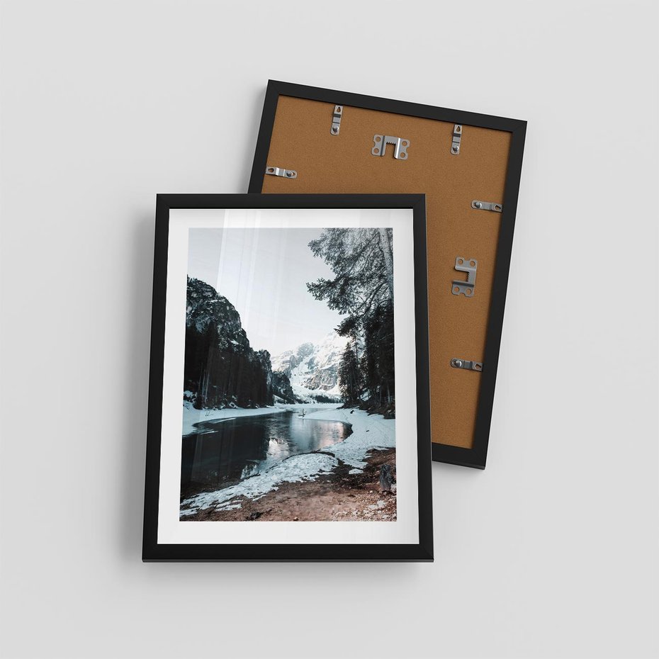 Plakat w ramie 30x40 - Zamarznięta Rzeka - zima w górach, zamarznięta rzeka - rama czarna