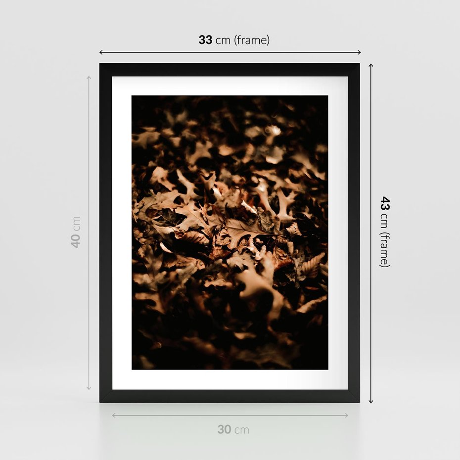Plakat w ramie 30x40 - Jesienne Liście: Nostalgiczna Kolorystyka - suche liście, jesień - rama czarna