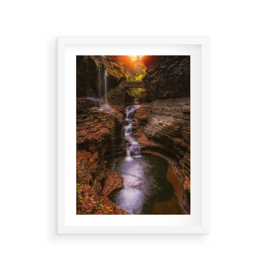 Plakat w ramie 30x40 - Barwna Harmonia - strumień, las - rama biała