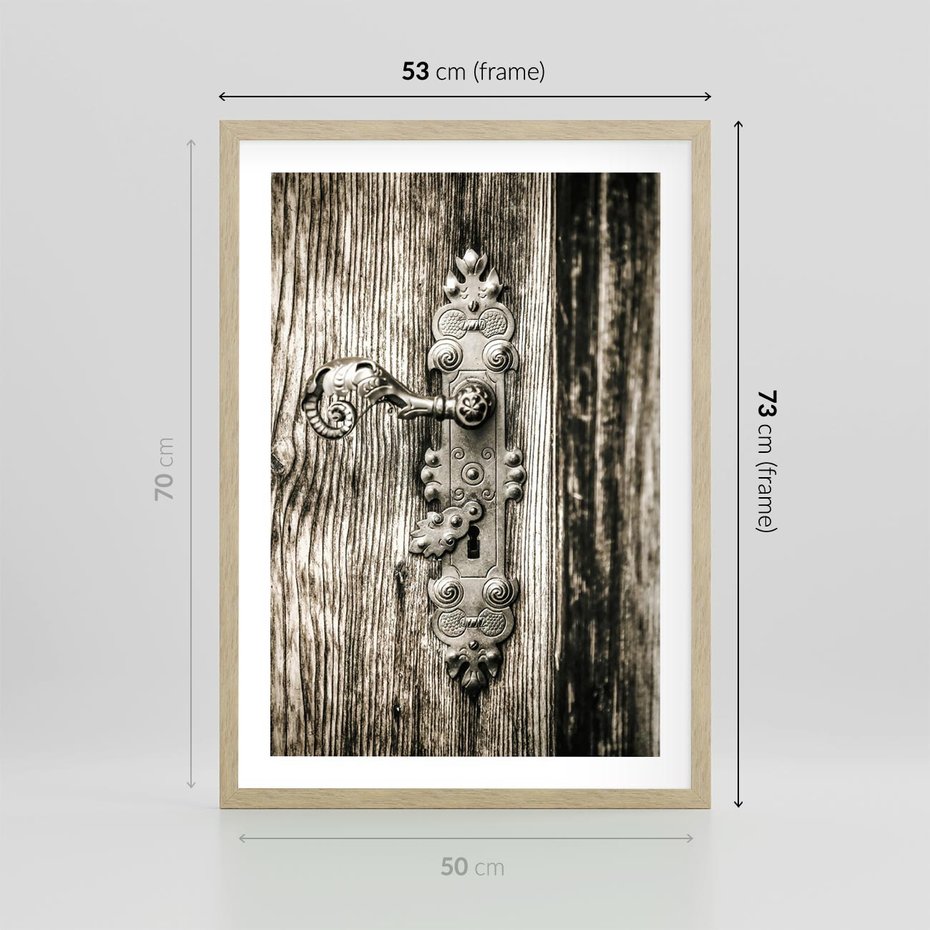 Plakat w ramie 50x70 - Stare Drzwi z Ozdobną Klamką - stare drzwi, klamka - rama drewno