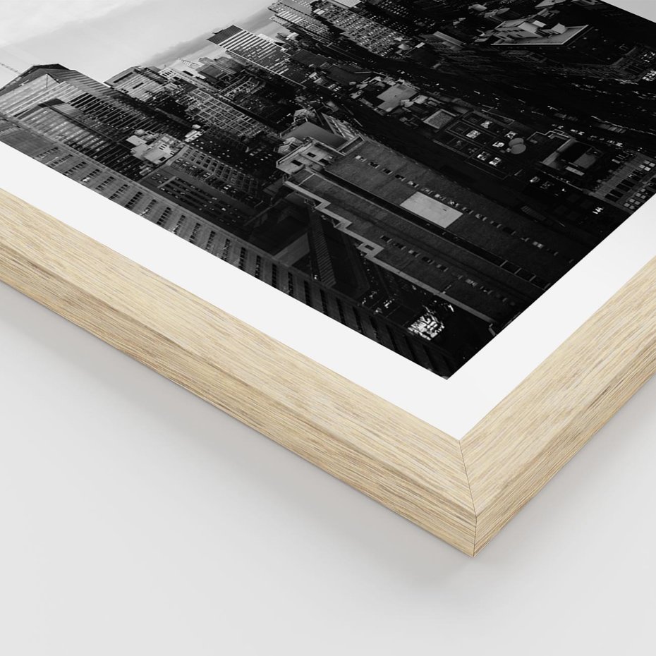 Plakat w ramie 50x70 - Wibracje Miejskiego Życia - miasto, wieżowce - rama drewno