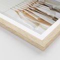 Plakat w ramie 50x70 - Elegancja Prostoty - ubrania, modowa fotografia - rama drewno