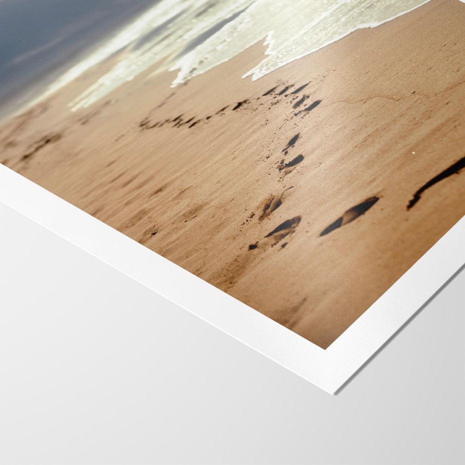 Plakat bez ramy 30x40 - Ślady stóp na plaży - plaża, ślady