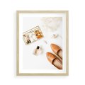 Plakat w ramie 40x50 - Elegancja w Szafie - modowa fotografia, buty - rama drewno