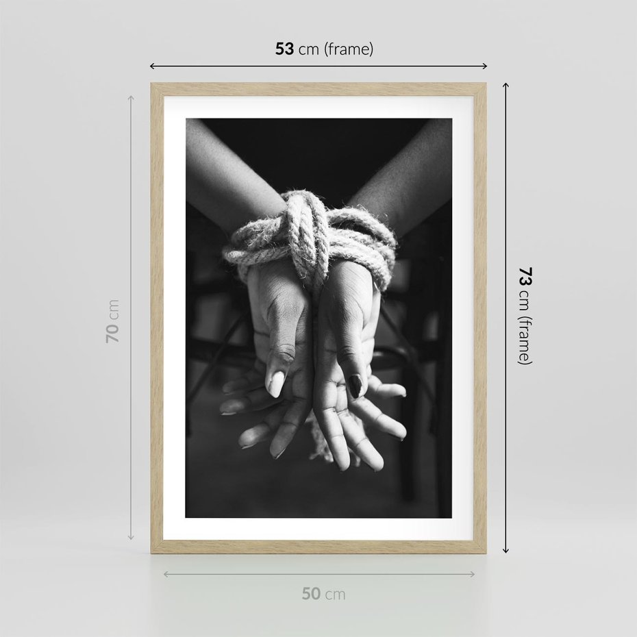 Plakat w ramie 50x70 - Splątane Uczucia - czarno biała fotografia, artystyczna - rama drewno
