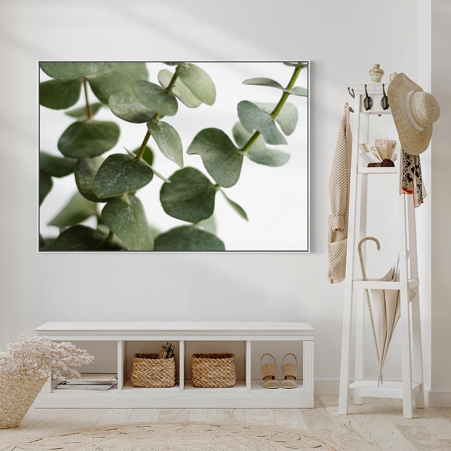 Obraz w ramie 120x80 - Zielone eukaliptusy - eukaliptus, liście - rama biała