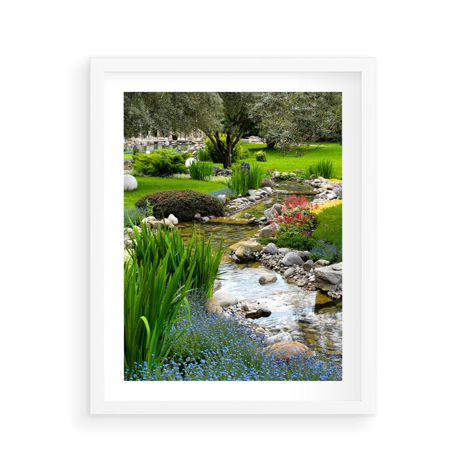 Plakat w ramie 40x50 - Ogródowy Strumyk - strumyk, ogród - rama biała