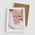 Plakat w ramie 50x70 - Piękno manicure - manicure, paznokcie - rama biała
