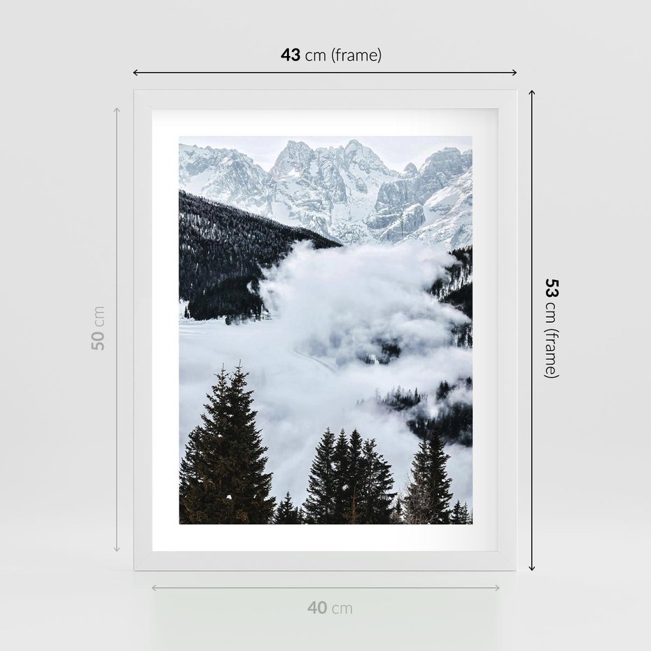 Plakat w ramie 40x50 - Zimowa Magia Gór: Śnieżne Szczyty - grajobraz górski, zima - rama biała